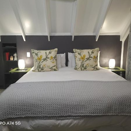 Rozenhof Guest Cottages George Buitenkant foto