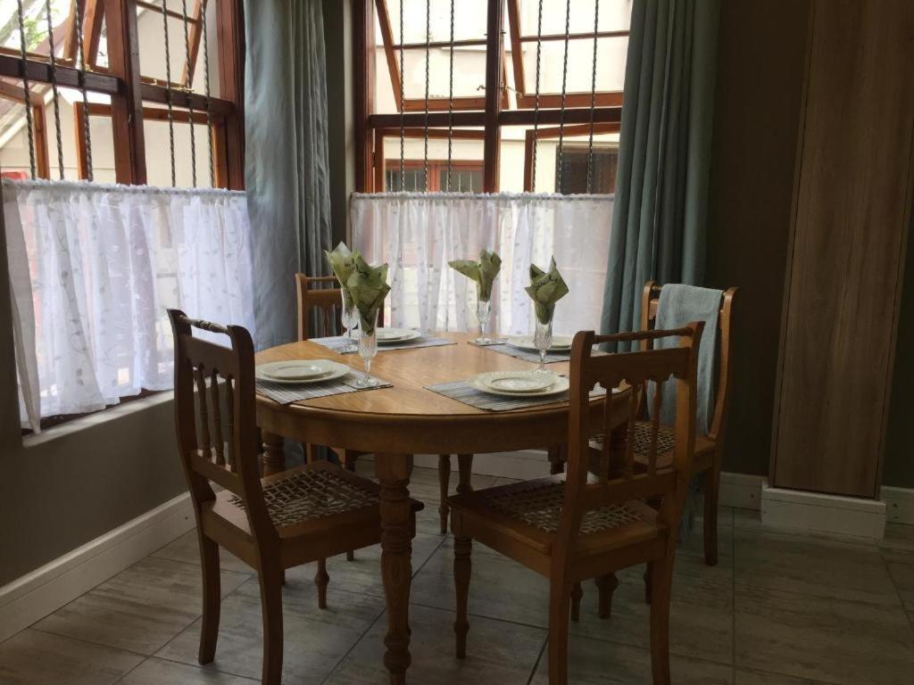 Rozenhof Guest Cottages George Buitenkant foto