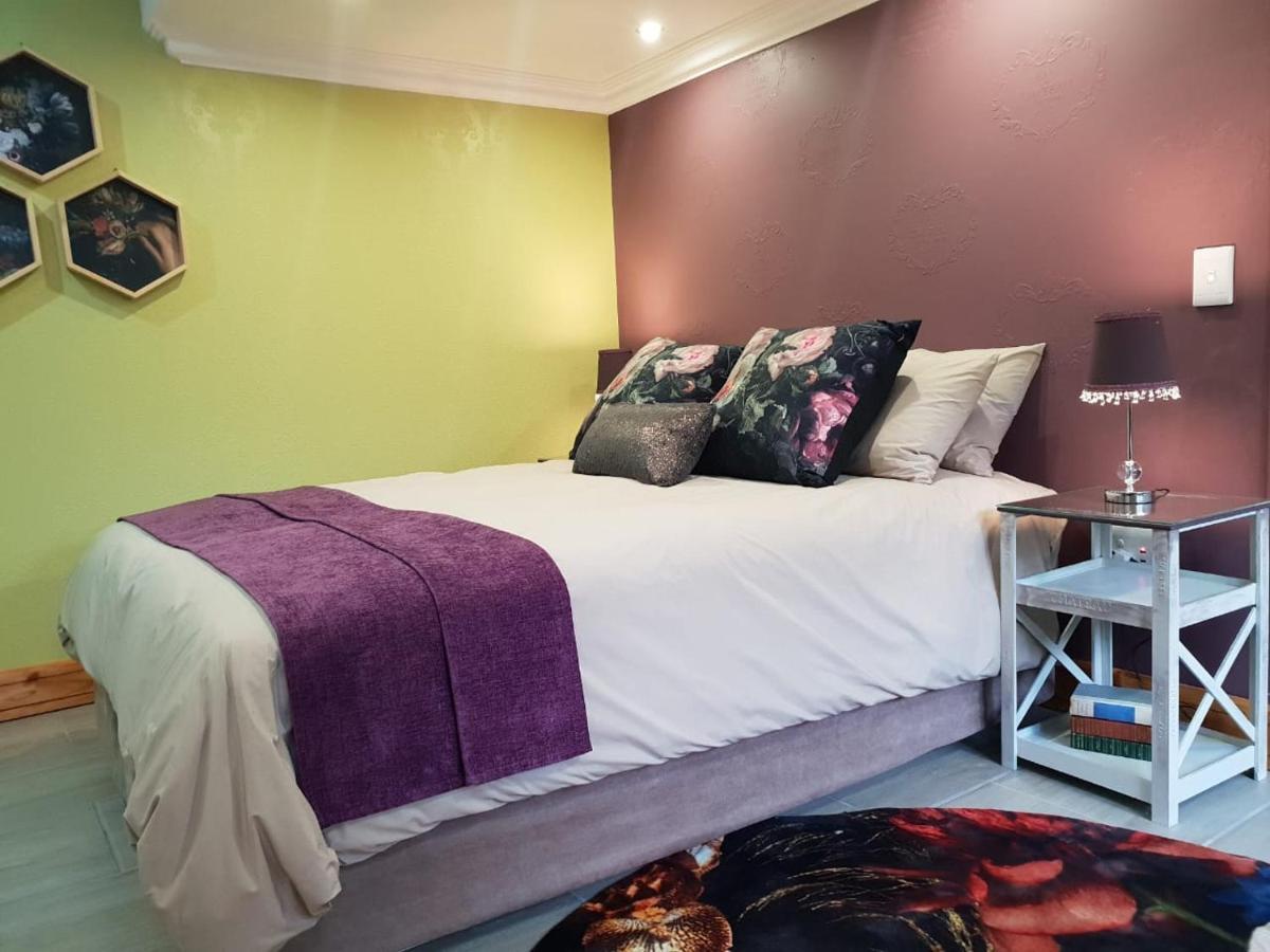 Rozenhof Guest Cottages George Buitenkant foto